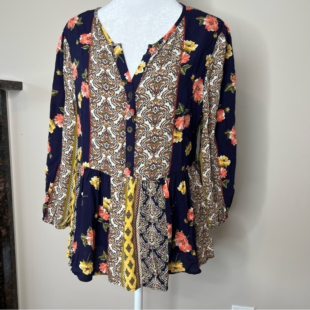! Blue Rain Top Blue Floral BOHO Casual Crop Blouse